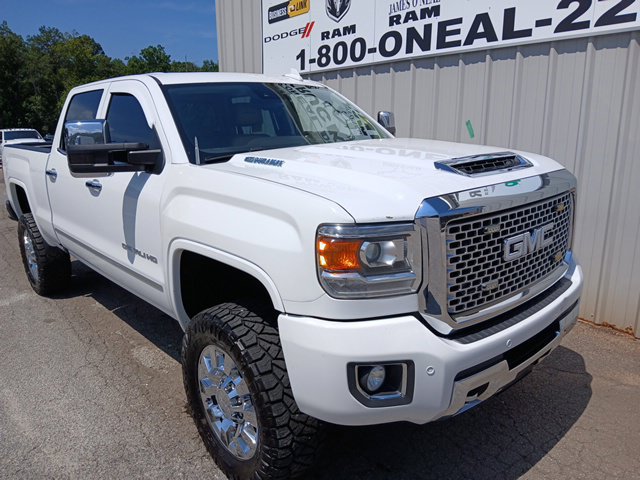 Used 2017 GMC Sierra 2500 Denali w/ Duramax Plus Package AWD/4WD image 1