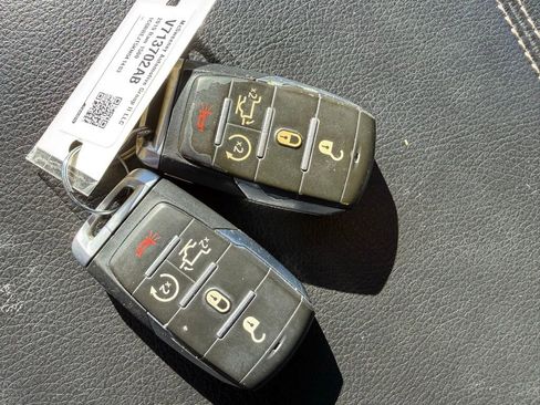 Used 2019 RAM 1500 Laramie image 27