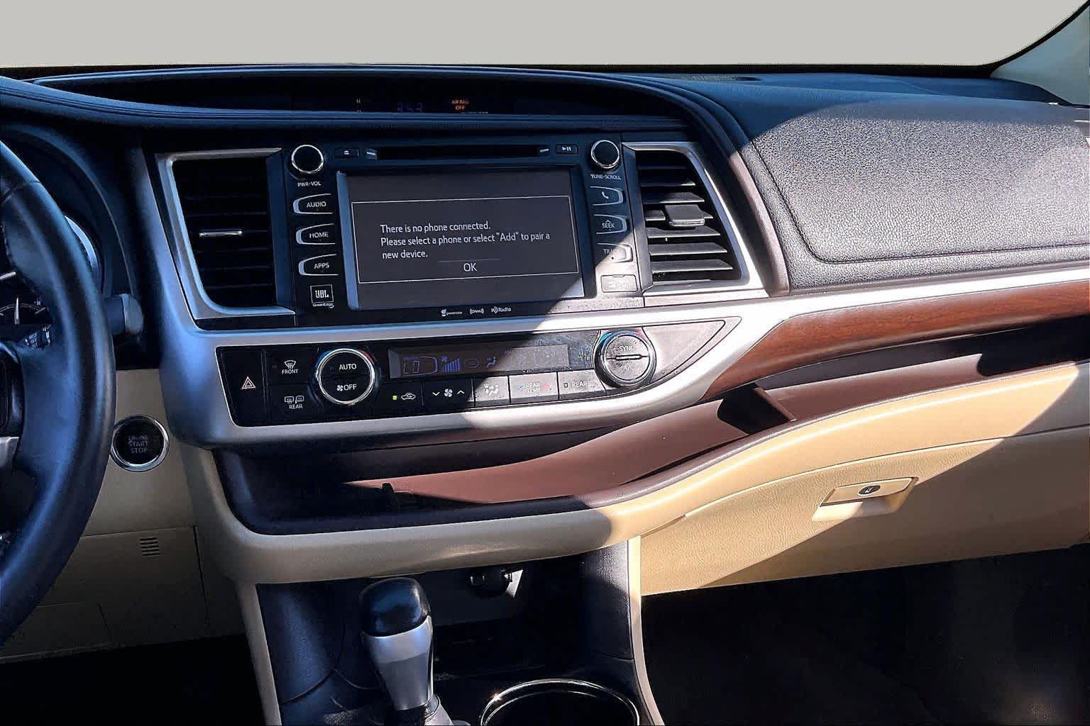 Used 2016 Toyota Highlander Limited FWD image 6