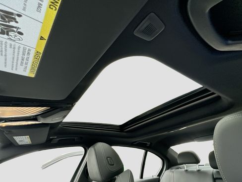 New 2026 BMW 330i Sedan w/ Convenience Package RWD image 15