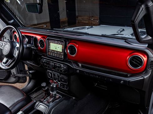 Used 2022 Jeep Wrangler Unlimited Rubicon w/ LED Lighting Group AWD/4WD image 17