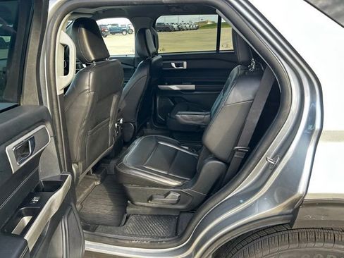 Used 2022 Ford Explorer XLT w/ Equipment Group 202A image 22