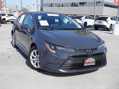 Certified 2025 Toyota Corolla LE image 2