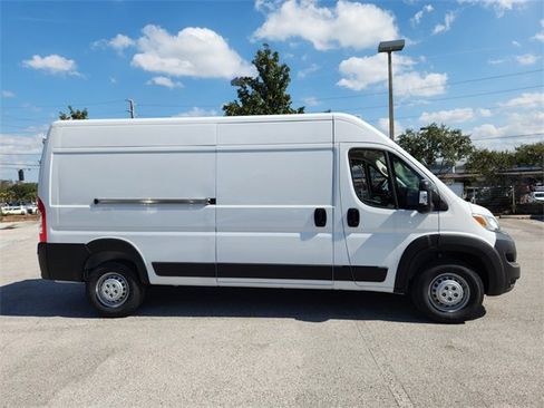 New 2024 RAM ProMaster 2500 w/ Convenience Group image 21