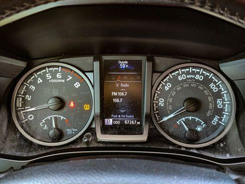 Used 2018 Toyota Tacoma TRD Off-Road AWD/4WD image 29