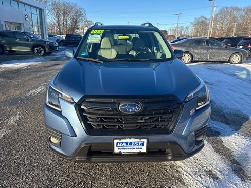 Used 2022 Subaru Forester Premium image 2