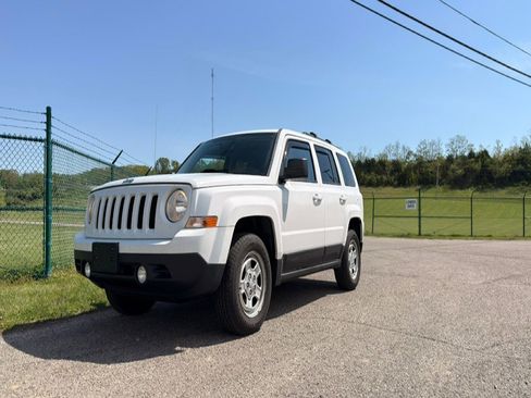Used 2016 Jeep Patriot Sport w/ Power Value Group AWD/4WD image 1