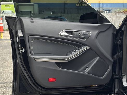 Used 2014 Mercedes-Benz CLA 250 4MATIC image 11
