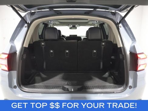 Used 2023 Honda Pilot Touring image 4
