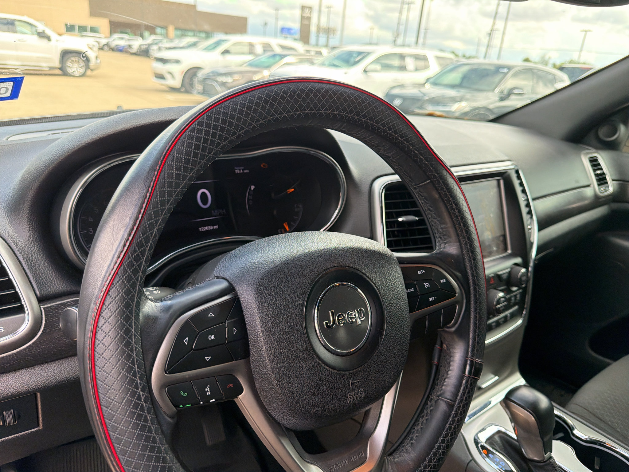 Used 2018 Jeep Grand Cherokee Laredo RWD image 30