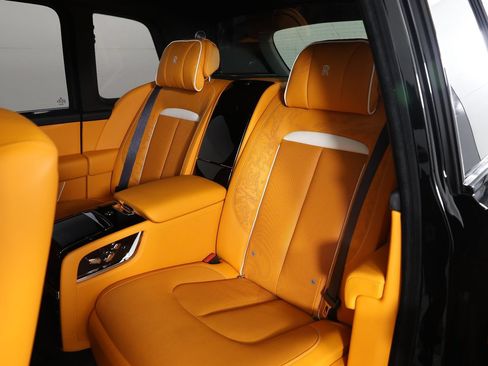 Certified 2025 Rolls-Royce Cullinan AWD/4WD image 37