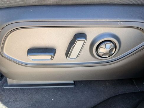 New 2025 Jeep Grand Cherokee Limited w/ Black Appearance Package image 12