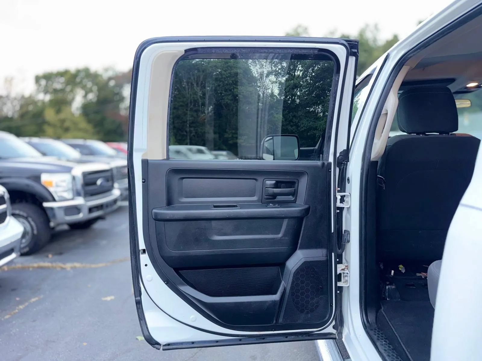 Used 2018 RAM 2500 Tradesman w/ Chrome Appearance Group AWD/4WD image 21