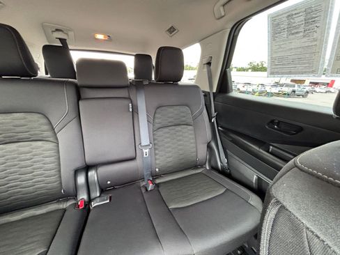 Used 2025 Nissan Pathfinder SV FWD image 40