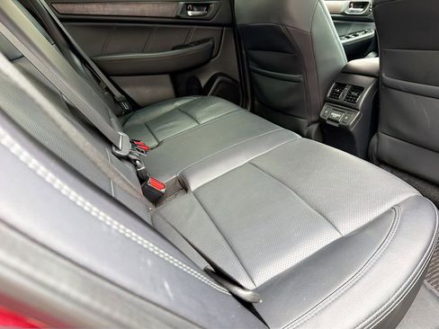 Used 2018 Subaru Outback 2.5i Limited AWD/4WD image 31