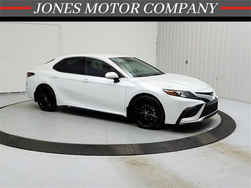 Used 2023 Toyota Camry XSE image 1