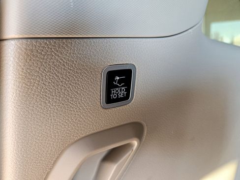 Used 2023 Jeep Wagoneer 2WD w/ Premium Group I image 29