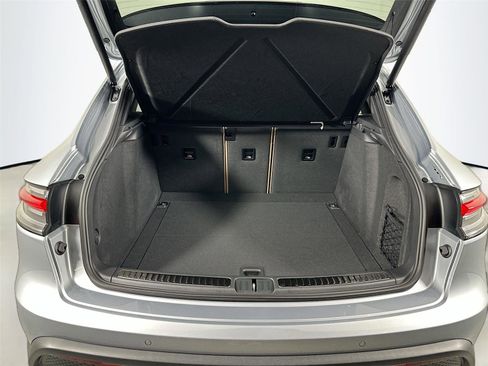 Certified 2025 Porsche Macan Turbo AWD/4WD image 38