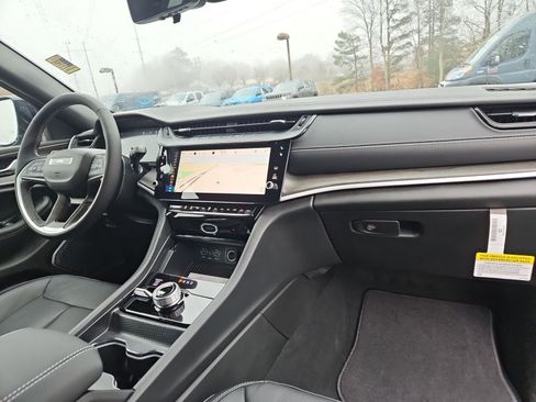 New 2026 Jeep Grand Cherokee L Limited AWD/4WD image 16