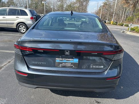 Certified 2025 Honda Accord SE image 4