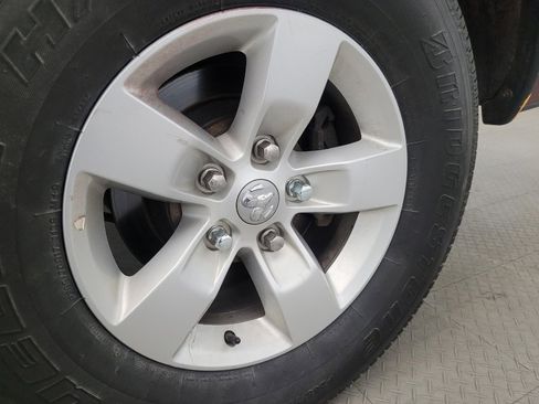 Used 2021 RAM 1500 Classic SLT image 31