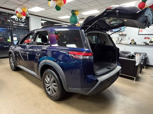 Used 2022 Nissan Pathfinder SV image 15
