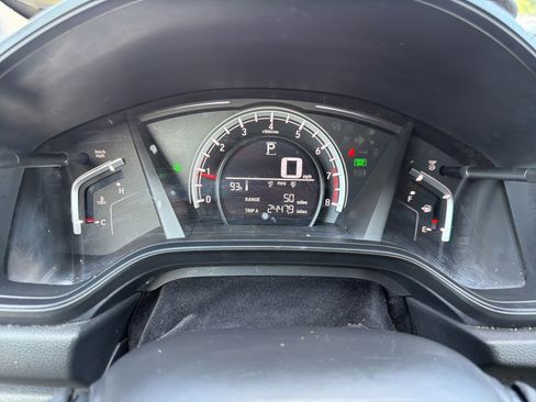 Used 2019 Honda CR-V LX image 9