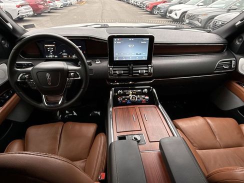 Used 2021 Lincoln Navigator Reserve image 20
