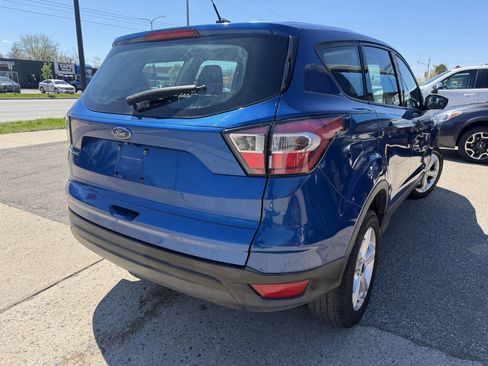 Used 2017 Ford Escape S image 5