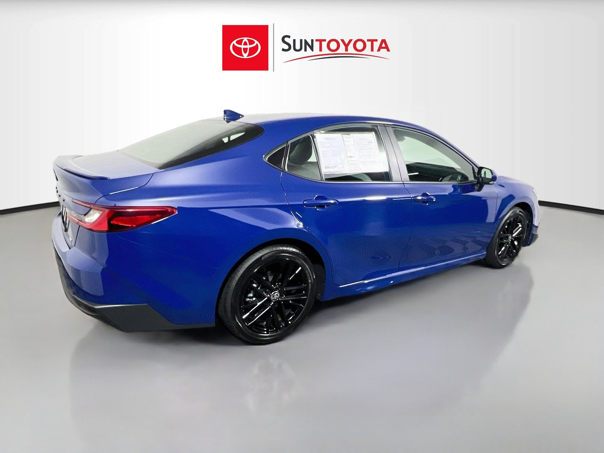 Used 2026 Toyota Camry SE FWD image 4