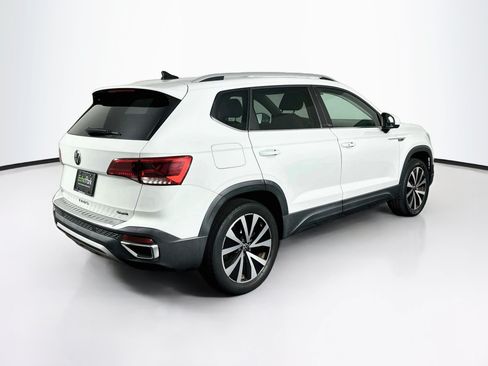 Used 2022 Volkswagen Taos SE AWD/4WD image 9