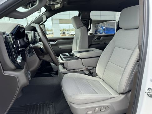 Used 2025 Chevrolet Silverado 2500 LT w/ Convenience Package image 29