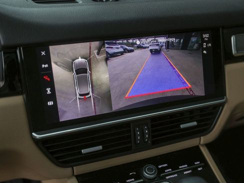 Certified 2023 Porsche Cayenne Platinum Edition AWD/4WD image 22