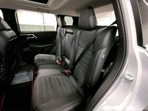 Used 2024 Mitsubishi Outlander Ralliart image 22