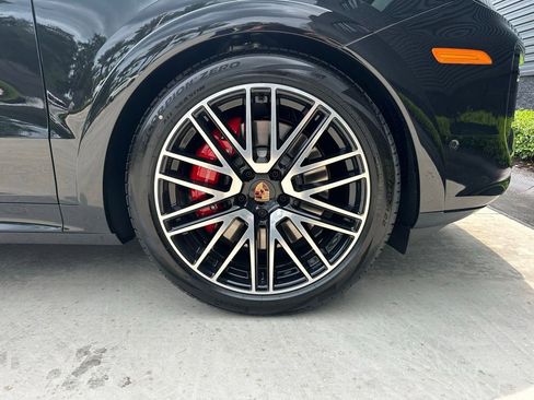 New 2026 Porsche Cayenne GTS AWD/4WD image 14
