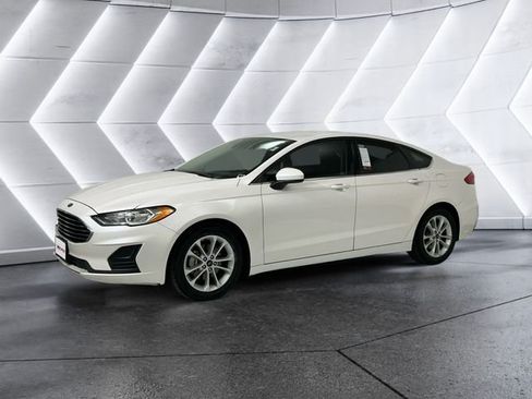 Used 2020 Ford Fusion SE FWD image 3