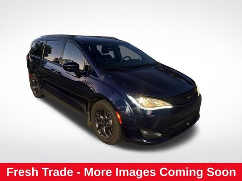 Used 2018 Chrysler Pacifica Touring-L Plus w/ Advanced Safetytec Group image 1