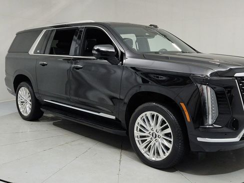 Certified 2025 Cadillac Escalade ESV Premium Luxury w/ LPO, Floor Liner Package image 7