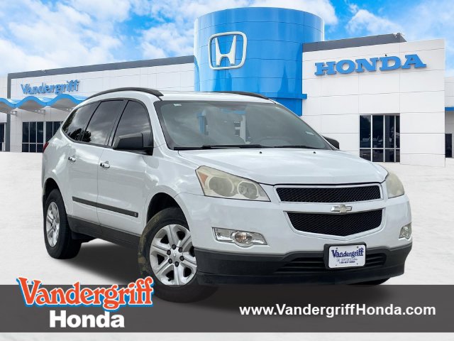 Used 2010 Chevrolet Traverse LS FWD image 1