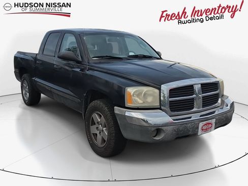 Used 2005 Dodge Dakota SLT RWD image 1