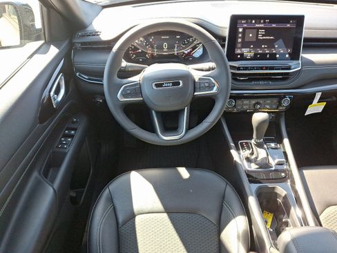 Used 2024 Jeep Compass Latitude w/ Convenience Group image 11