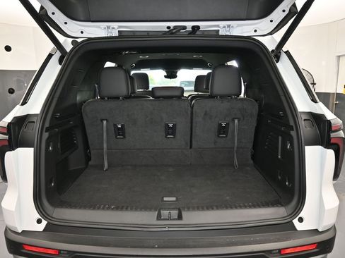 Used 2024 Chevrolet Traverse Z71 w/ Enhanced Driving Package image 47