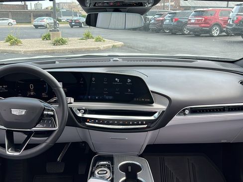 Used 2024 Cadillac Lyriq Sport image 17