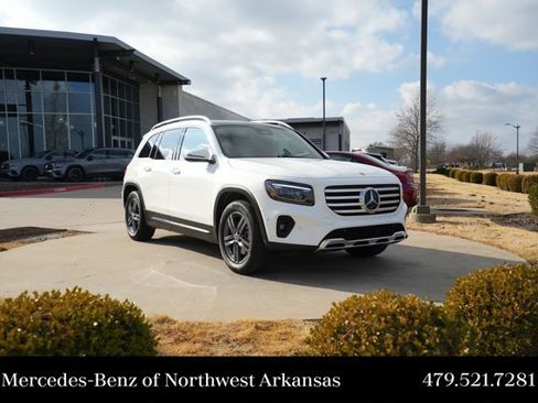 Used 2025 Mercedes-Benz GLB 250 4MATIC image 1