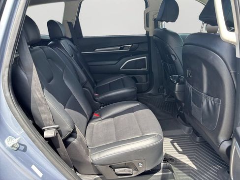 Used 2023 Kia Telluride S FWD image 13