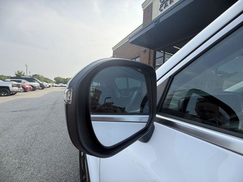 Used 2024 Kia Telluride S AWD/4WD image 18