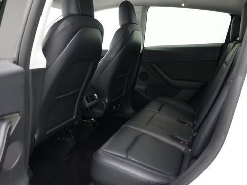 Used 2022 Tesla Model Y Long Range AWD/4WD image 25