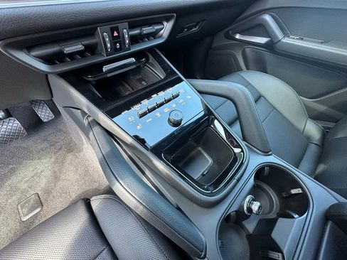 Certified 2026 Porsche Cayenne E-Hybrid AWD/4WD image 28