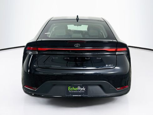 Used 2025 Toyota Prius LE FWD image 7