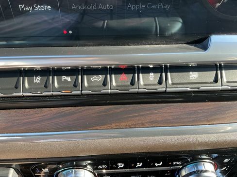 Used 2024 GMC Sierra 3500 SLT w/ SLT Convenience Package image 61